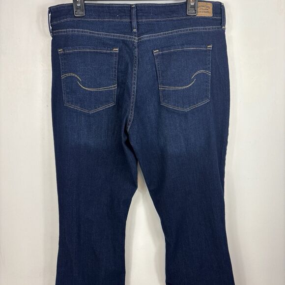 Signature By Levi Strauss Mid Rise Bootcut Women's Dark Wash Jeans Size 33x32EUC - Picture 5 of 12